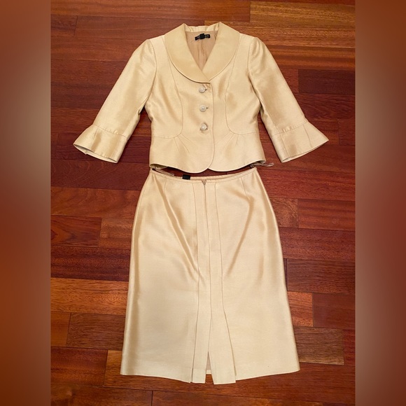 Tahari Gold Skirt Suit US 2 - Classy Wedding or Gala -Well cared for & loved - Picture 4 of 12